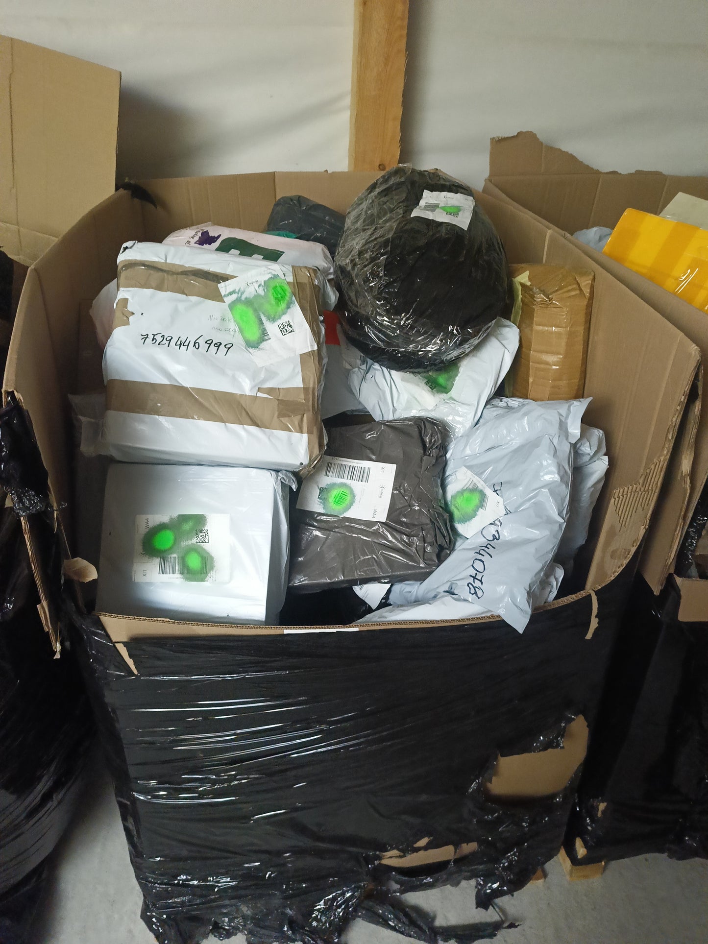 📦 Nieodebrane zwroty kurierskie – paczki niespodzianki 🎁